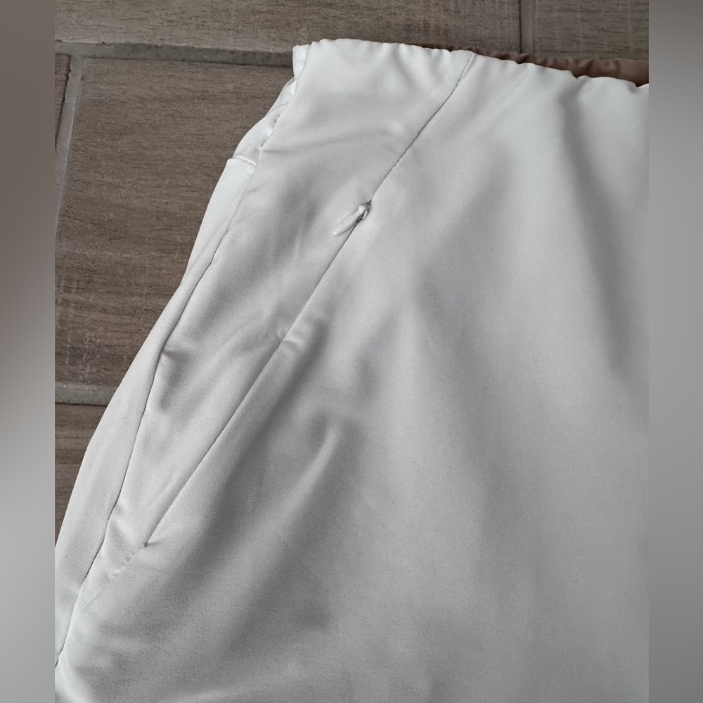 TAIL Golf/Tennis Skirt with built-in shorties | Size 2 - Picture 4 of 6